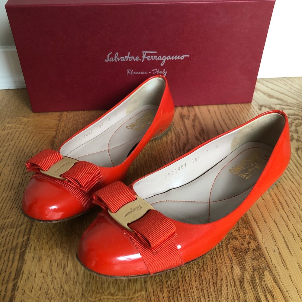 Salvatore Ferragamo Varina Flats Orange 6B